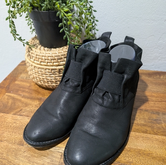 Eileen Fisher Soul Tumbled Nubuck Bootie Women 8 Black Ankle Boot Classic Shoe - Picture 3 of 6